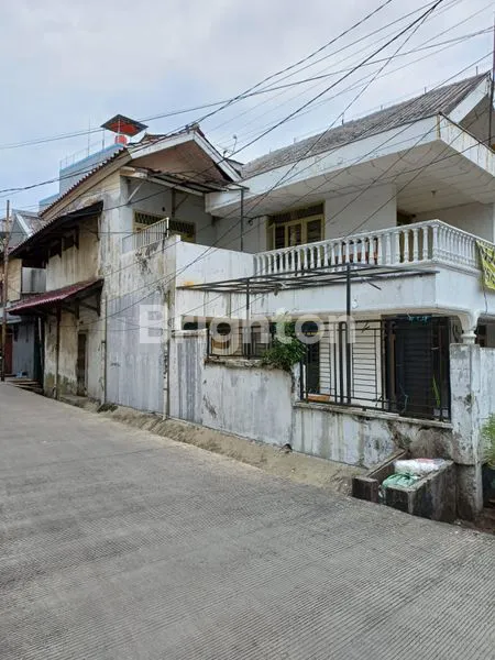 image RUMAH 2,5 LANTAI STRATEGIS (2)