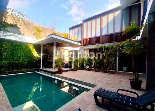 image VILLA MEWAH 6 BR DI SANUR (1)