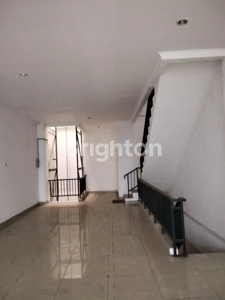 image RUKO 3 LANTAI + ROOFTOP LT 130 DI REMPOA (4)