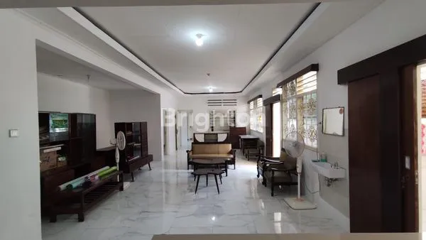 image RUMAH DI TAMBAK SARI (1)