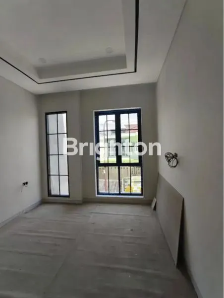 image AMERICAN CLASSIC. DHARMAHUSADA INDAH. LOKASI BEST BISA JALAN KAKI KE GALAXY MALL. TENGAH KOTA. 2 LANTAI+ ATTIC KEKINIAN (6)