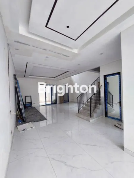 image AMERICAN CLASSIC. DHARMAHUSADA INDAH. LOKASI BEST BISA JALAN KAKI KE GALAXY MALL. TENGAH KOTA. 2 LANTAI+ ATTIC KEKINIAN (3)