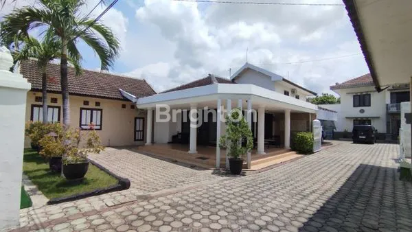 image HUNIAN NYAMAN & TERAWAT AREA KOMERSIAL JALAN RAYA DI SITUBONDO (3)