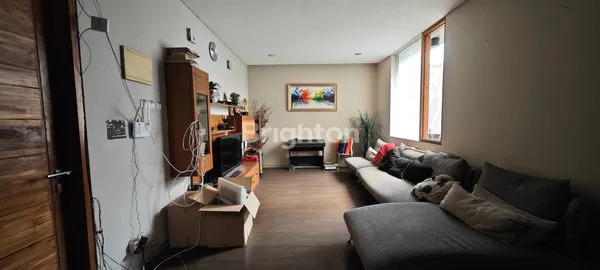 image RUMAH MEWAH 3 LANTAI 6 KT, SAYAP PADJAJARAN, DEKAT ISTANA PLAZA, NURTANIO, RS MELINDA (1)