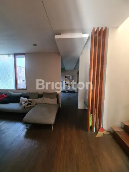 image RUMAH MEWAH 3 LANTAI 6 KT, SAYAP PADJAJARAN, DEKAT ISTANA PLAZA, NURTANIO, RS MELINDA (3)