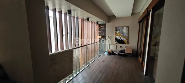 image RUMAH MEWAH 3 LANTAI 6 KT, SAYAP PADJAJARAN, DEKAT ISTANA PLAZA, NURTANIO, RS MELINDA (5)