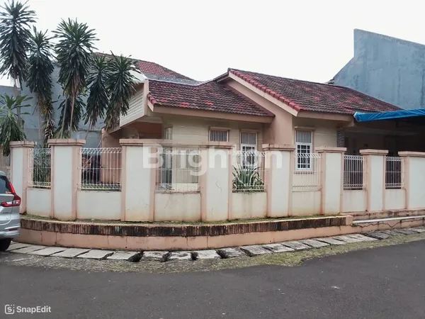 image RUMAH HOOK NUSALOKA TERDEPAN — SEBRANG PASAR MODERN BSD! SIAP HUNI & BARU RENOVASI (1)