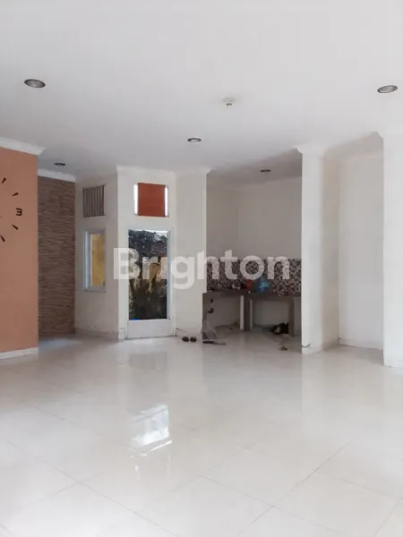 image RUMAH HOOK NUSALOKA TERDEPAN — SEBRANG PASAR MODERN BSD! SIAP HUNI & BARU RENOVASI (2)