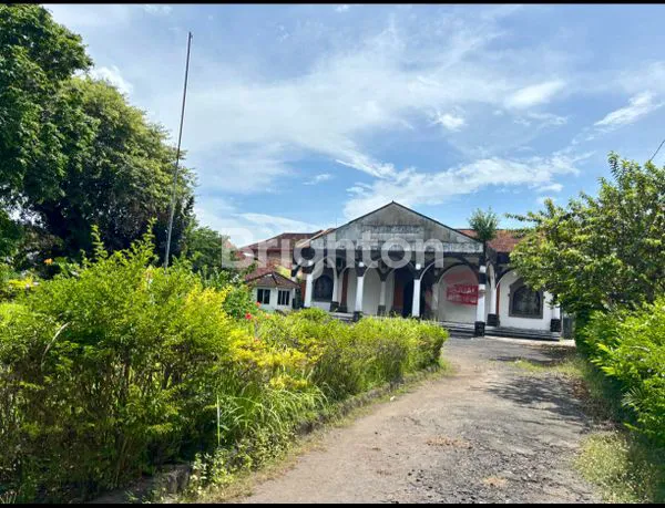 image TANAH BONUS BANGUNAN SUPER LUAS 52 ARE DI DENPASAR TIMUR LOKASI CUKUP PRIME PLUS GUDANG DI BELAKANG  (2)