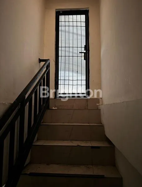 image SEWA RUKO 3 LANTAI, AKSES MRT & KRL, LOKASI RAMAI DI CIPUTAT (6)