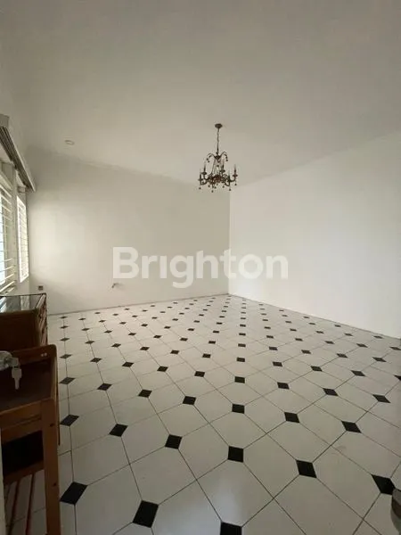 image RUMAH SIAP HUNI LOKASI STRATEGIS LUAS TANAH 316 M² DI BENDUNGAN HILIR JAKARTA PUSAT (5)