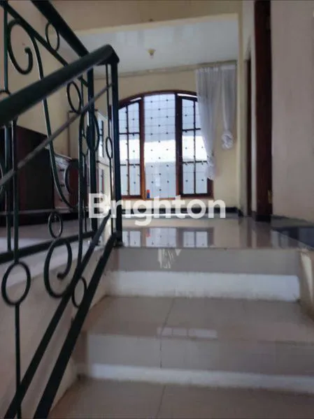 image HUNIAN PREMIUM 2 LANTAI DI RENON DEKAT LAPANGAN BAJRA SANDI (3)