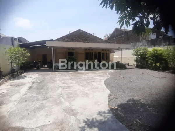 image WARISAN SOLO: DIJUAL, RUMAH INDUK KAYU ANTIK 1052M² PINGGIR JALAN BHAYANGKARA! (3)