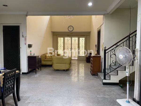 image RUMAH 2 LANTAI SURABAYA TIMUR (2)