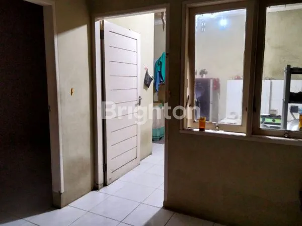 image RUMAH BERSERTIFIKAT DENGAN HARGA MURAH SIAP HUNI DI DALAM KOMPLEK MEDAN JOHOR (8)