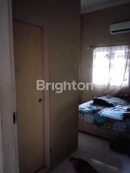 image RUMAH BERSERTIFIKAT DENGAN HARGA MURAH SIAP HUNI DI DALAM KOMPLEK MEDAN JOHOR (7)