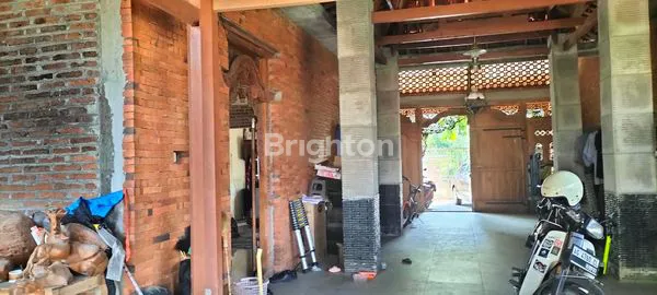 image RUMAH UNIK 5 MENIT BANDARA DHOHO (8)