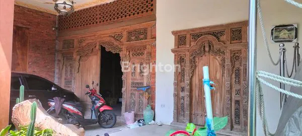 image RUMAH UNIK 5 MENIT BANDARA DHOHO (2)