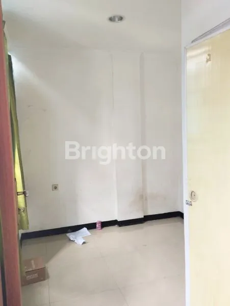 image RUKO TAMAN DUTA JELAMBAR JAKARTA BARAT BANGUNAN FULL 4 LANTAI COCOK UNTUK USAHA & INVESTASI (5)