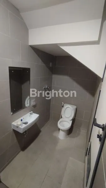 image SEWA RUMAH BARU CLUSTER LEONORA GADING SERPONG (8)