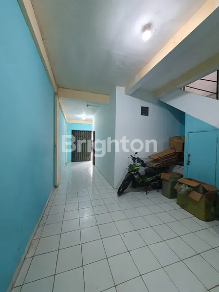 image RUMAH-TOKO DI BOULEVARD TAMAN ROYAL (4)