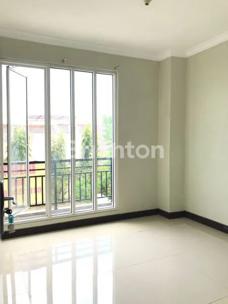 image RUMAH 2 LANTAI 4 KT DI BUKIT WAHID REGENCY (5)