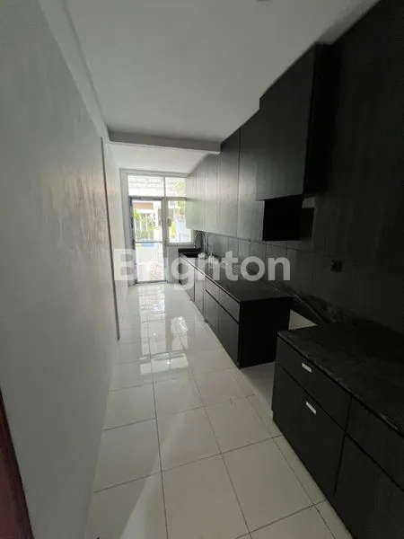 image RUMAH DI TAMAN PUSPA RAYA CITRALAND  SURABAYA BARAT (8)