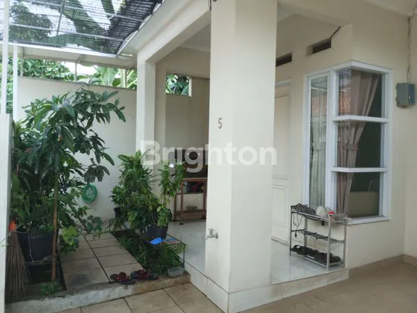 image FOR SALE – RUMAH SIAP HUNI DI CISAUK, TANGERANG  TEMUKAN HUNIAN NYAMAN DAN BERKUALITAS DI KAWASAN CISAUK – TANGERANG, LOKASI STRATEGIS, BEBAS BANJIR, DAN DEKAT BERBAGAI FASILITAS PENTING. RUMAH INI DIBANGUN SENDIRI (BUKAN DEVELOPER), SEHINGGA MATERIAL DAN (2)