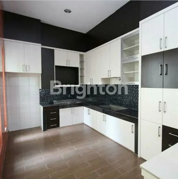 image RUMAH MEWAH LEBAR 8 MTR - SIAP HUNI - SEMI FURNISHED - DI KOMPLEK FULL FASILITAS - MUTIARA RESIDENCE, PERCUT SEI TUAN (4)