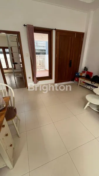 image PROPERTI STRATEGIS GUNUNG GEDE, 2 LANTAI SIAP HUNI (3)