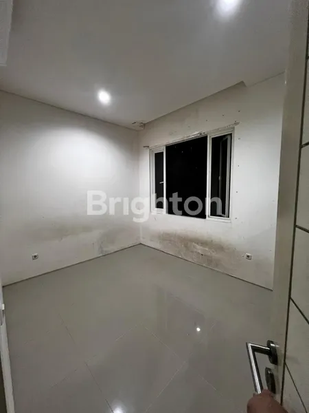 image RUMAH DIJUAL DIAN ISTANA WIYUNG, DKT GRAHA FAMILI, MENGANTI (2)