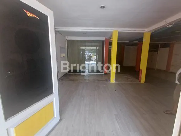 image RUMAH USAHA 3 LT DINGAGEL SANGAT COCOK UNTUK INVESTASI BISNIS KLINIK, PERBANKAN, KULINER DLL TERLETAK DINGAGEL JAYA DAERAH YANG RAMAI DAN STRATEGIS (3)