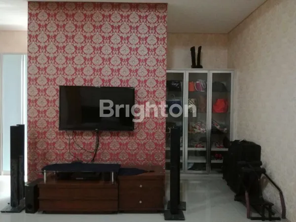 image RUMAH ROYAL RESIDENCE CLUSTER GREENWICH,  FULL FURNISHED, KAMAR UTAMA LUAS, SIAP HUNI, BAGUS, MEWAH (4)