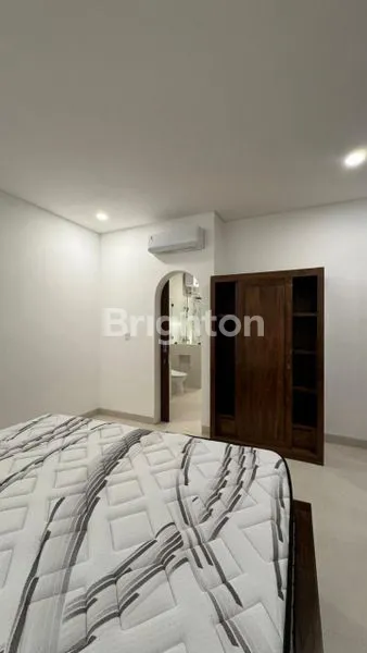 image VILLA BRAND NEW SEMI FURNISHED SANGAT CANTIK DI PADONAN CANGGU (1)