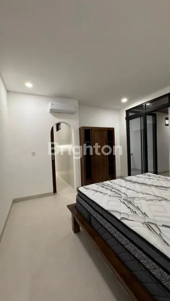 image VILLA BRAND NEW SEMI FURNISHED SANGAT CANTIK DI PADONAN CANGGU (4)