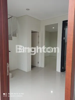 image RUMAH MINIMALIS BARU 2 LANTAI (3)