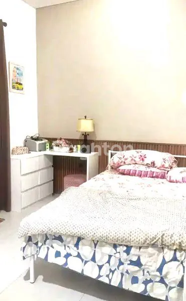 image FOR SALE – 2 BANGUNAN RUMAH 2 LANTAI FULL FURNISHED (5)