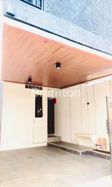 image FOR SALE – 2 BANGUNAN RUMAH 2 LANTAI FULL FURNISHED (7)