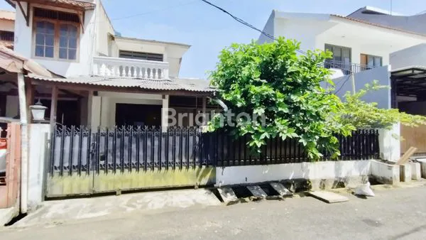 image PERUMAHAN TAMAN MERUYA ILIR RUMAH TUA HITUNG TANAH 2 LANTAI UKURAN 10X15 M2 HADAP SELATAN CARPORT 2 MOBIL ROW JALAN 2 MOBIL NEGO (1)