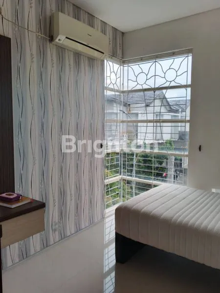 image RUMAH 2 LANTAI SIAP HUNI DI ROYAL PARK.  (4)