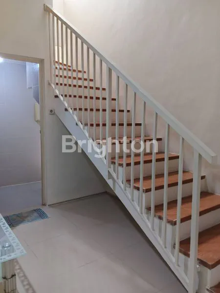 image RUMAH 2 LANTAI SIAP HUNI DI ROYAL PARK.  (5)