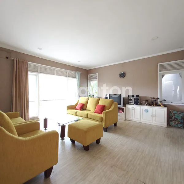 image RUMAH CANTIK 2 LANTAI FULL FURNISH DI KBP (2)