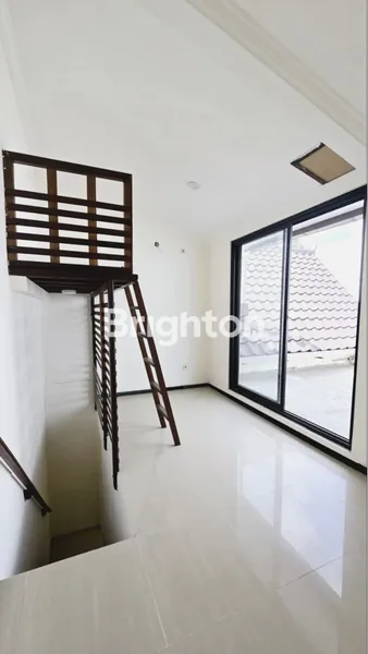 image RUMAH BARU SIAP HUNI TAMAN PUSPA RAYA DEKAT G-WALK CITRALAND SURABAYA BARAT (2)