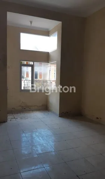 image RUMAH ADEM 1,5 LANTAI DALAM KOMPLEK (3)