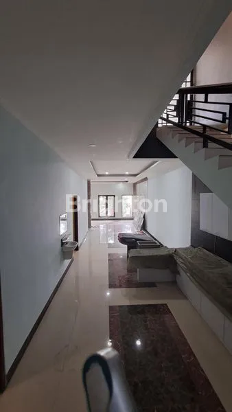 image RUMAH MEWAH SIAP HUNI DANMOGOT  (6)