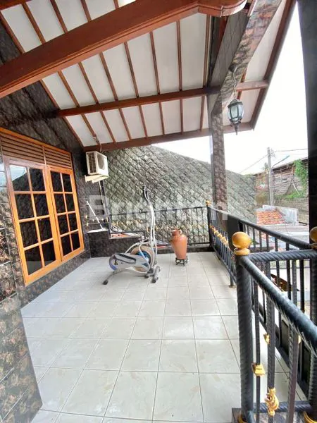 image RUMAH 2.5 LANTAI SEMI FURNISHED DI KOMPLEK DPR RI 2 MERUYA SELATAN JAKARTA BARAT (4)