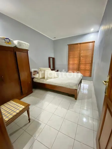 image RUMAH 2.5 LANTAI SEMI FURNISHED DI KOMPLEK DPR RI 2 MERUYA SELATAN JAKARTA BARAT (5)