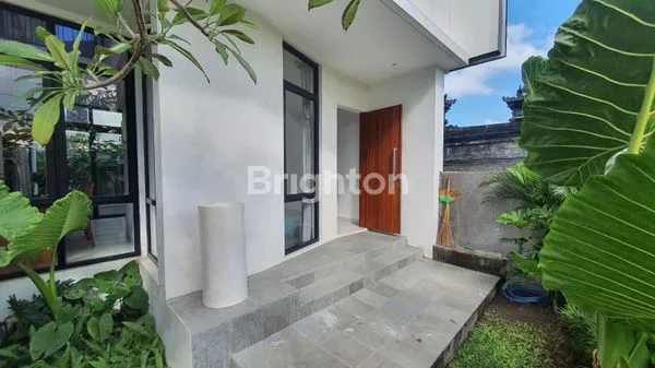 image FULLY FURNISHED VILLA MODERN DEKAT KAWASAN WISATA PANTAI KEDUNGU (1)