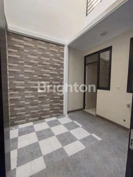 image RUMAH BARU MINIMALIS NGINDEN INTAN ROW JALAN LEBAR  (3)