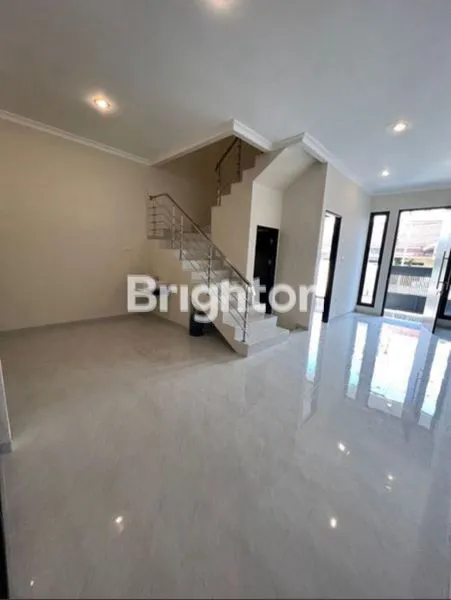 image RUMAH BARU KLAMPIS SEMOLO TIMUR DEKAT RAYA MERR MANYAR (4)